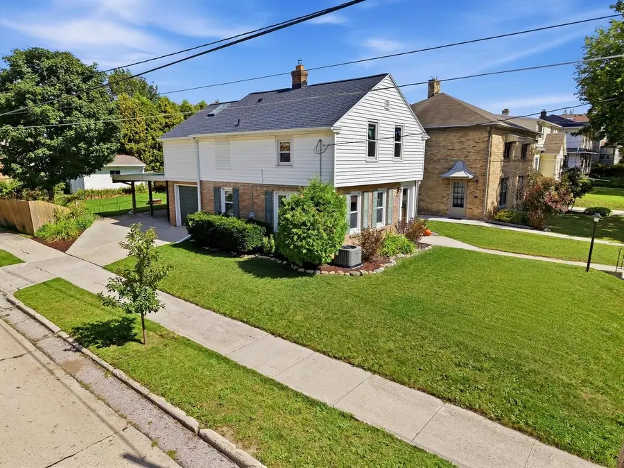1134 Windiate STREET, Manitowoc, WI 54220 - #2