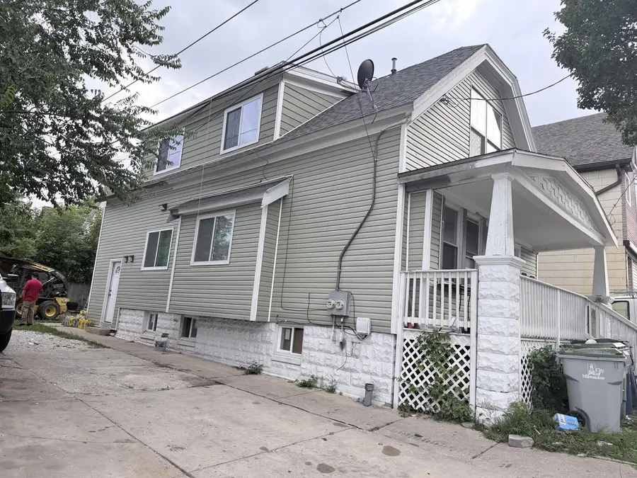 565 W Rogers STREET, Milwaukee, WI 53204 - #2