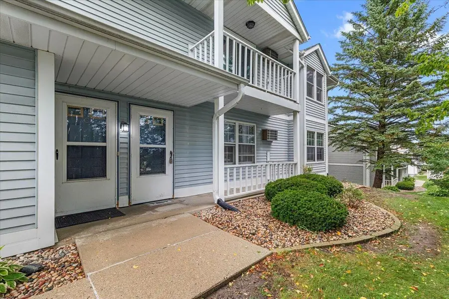 621 Barrington COURT #D, West Bend, WI 53095 - #2