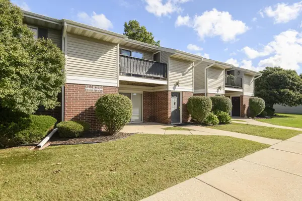 N110W16936 Ashbury CIRCLE #4, Germantown, WI 53022
