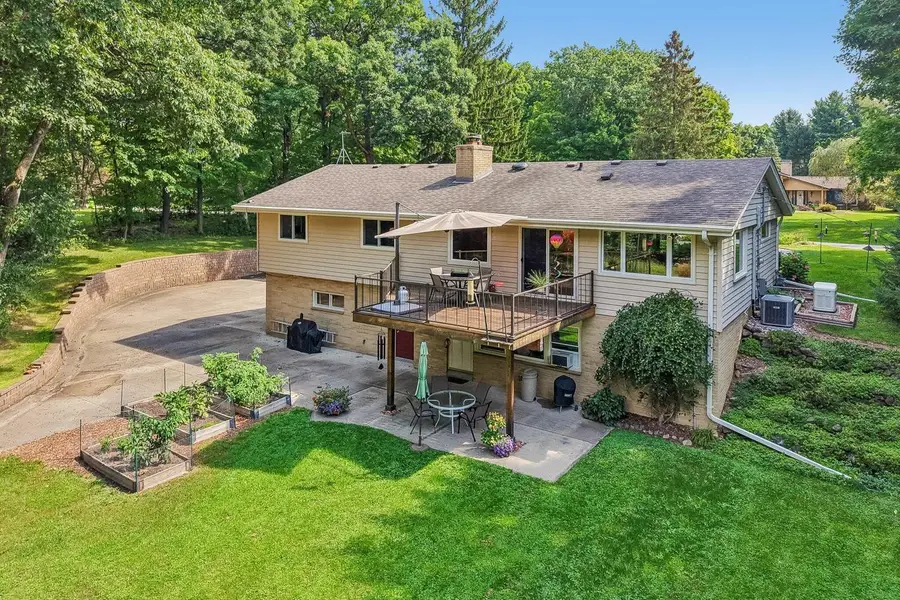 885 Tara Hill W, Hartford, WI 53027 - #3