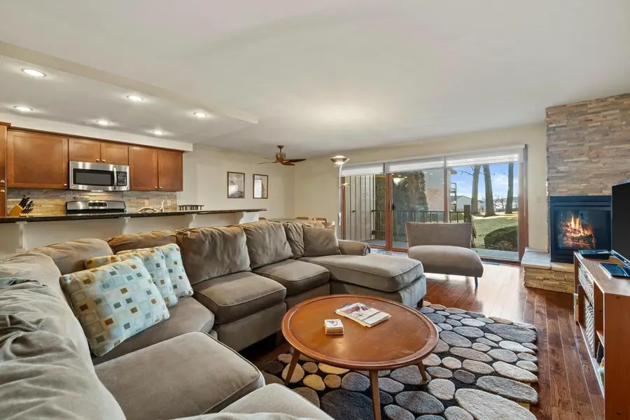 1070 S Lake Shore DRIVE #8-1-A, Lake Geneva, WI 53147 - #3