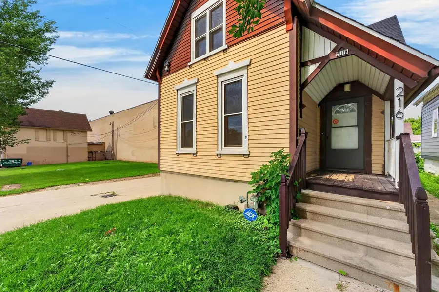 216 W Center STREET, Milwaukee, WI 53212 - #2