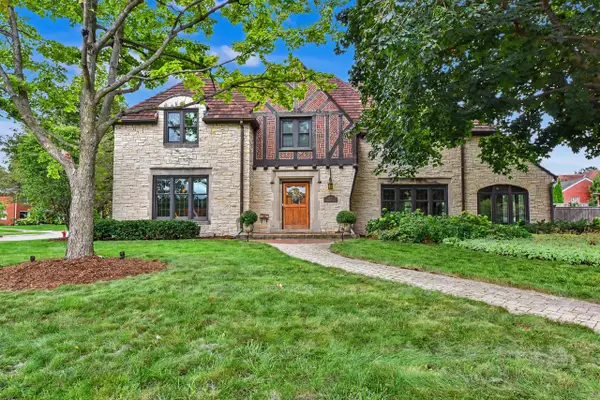 660 Honey Creek PARKWAY, Wauwatosa, WI 53213