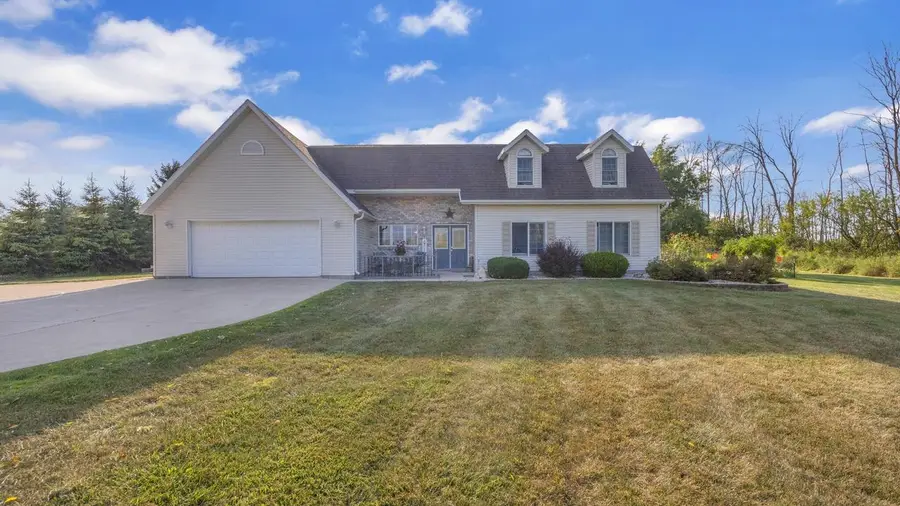 514 N Alverno ROAD, Manitowoc, WI 54220 - #2