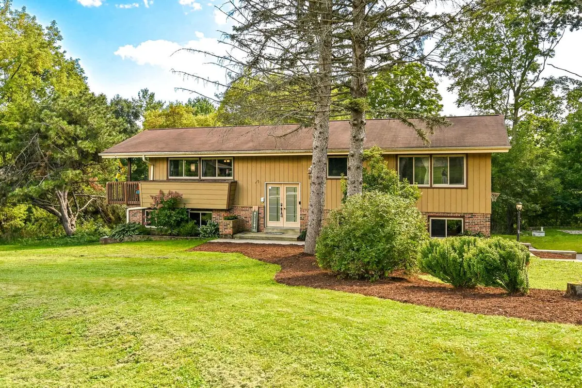 1661 Manchester DRIVE, Grafton, WI 53024 - #1