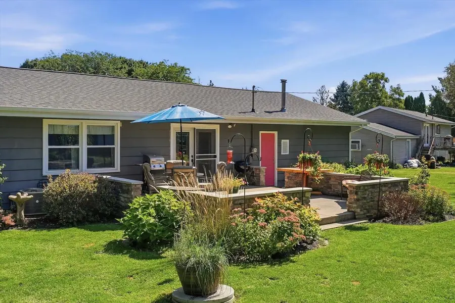 W277S8935 Hilltop LANE, Mukwonago, WI 53149 - #2
