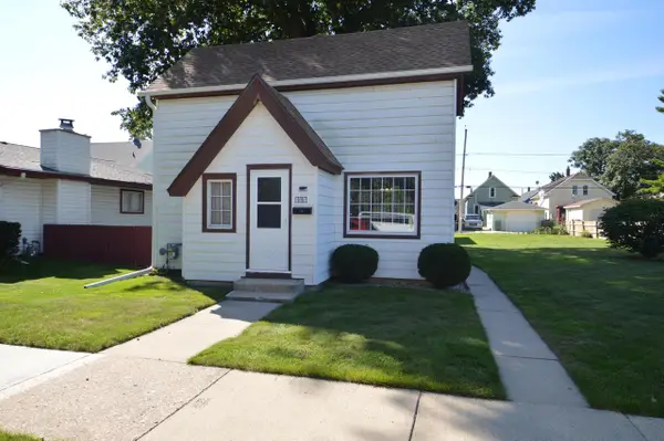 809 Manitoba AVENUE, South Milwaukee, WI 53172