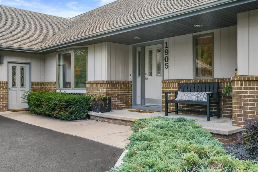 1905 Hickory LANE, Oshkosh, WI 54901 - #2