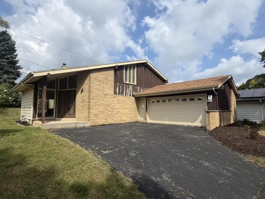 5435 S 15th PLACE, Milwaukee, WI 53221 - #2