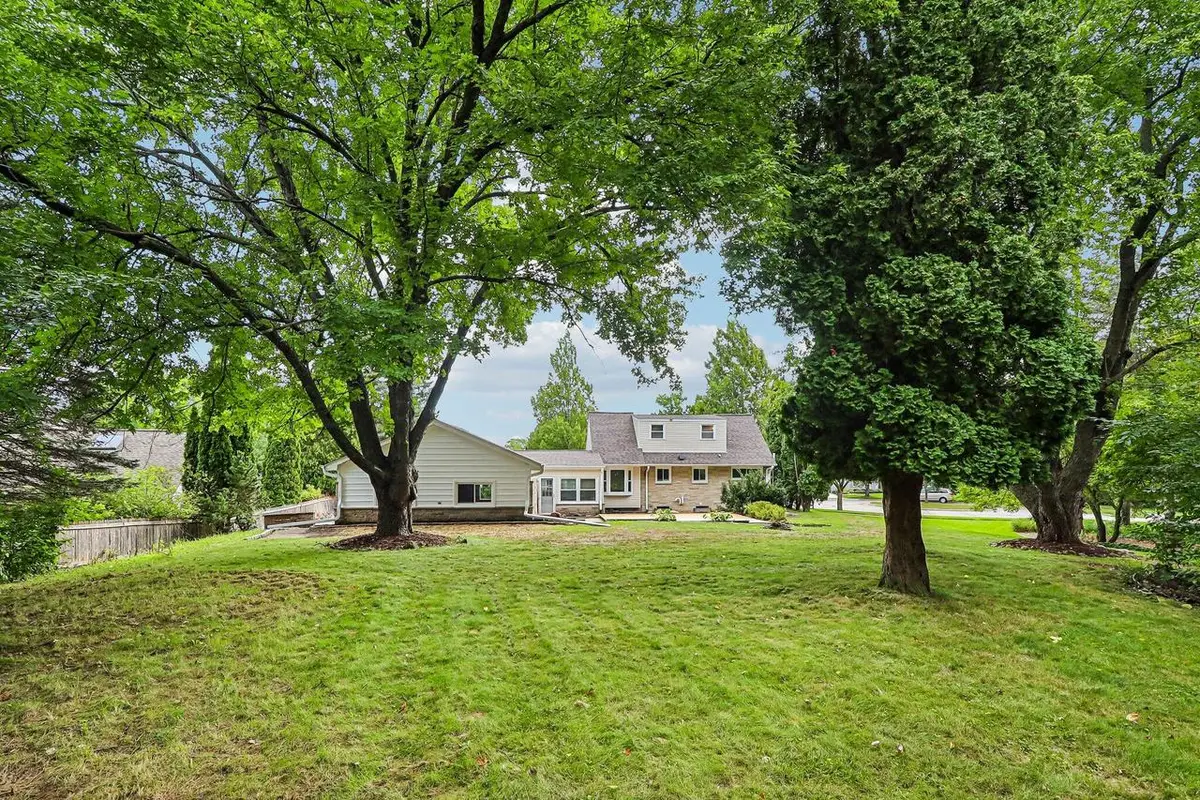 W73N917 London COURT, Cedarburg, WI 53012 - #1