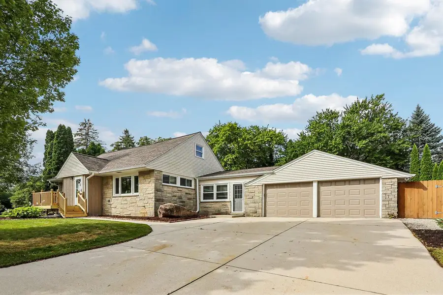 W73N917 London COURT, Cedarburg, WI 53012 - #2