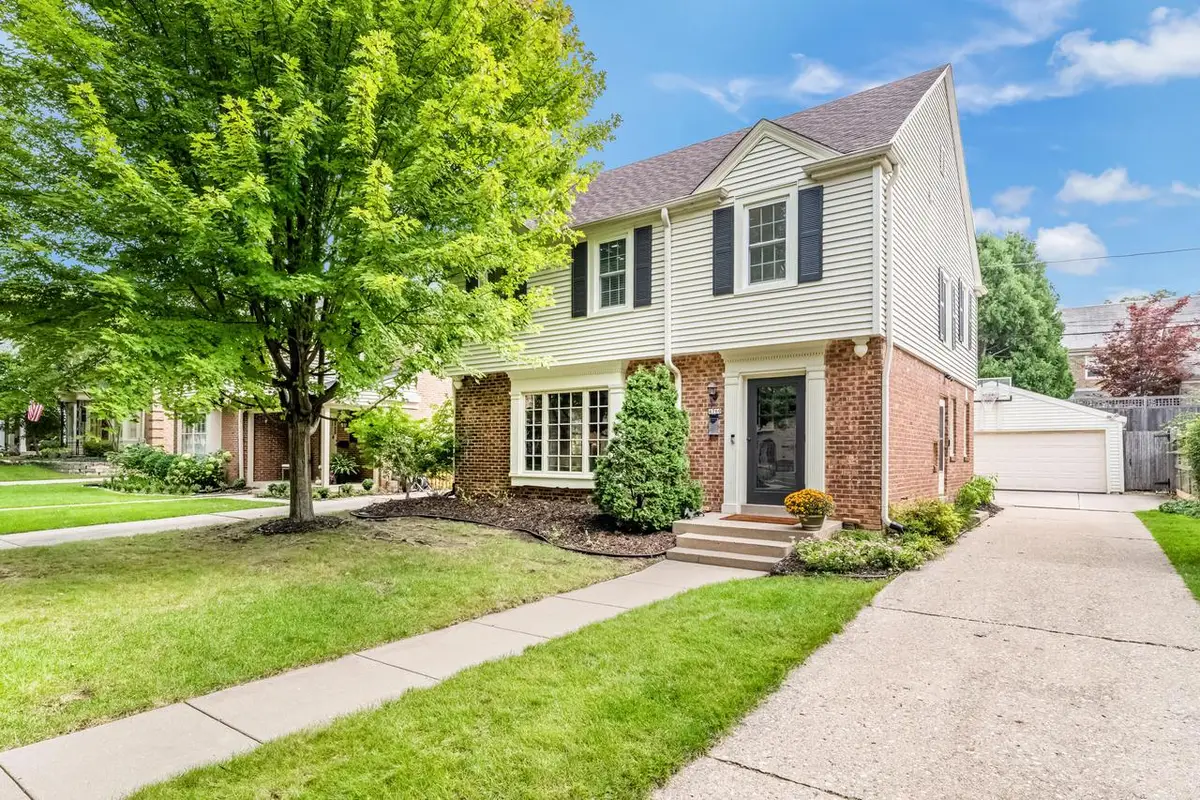 4760 N Woodburn STREET, Whitefish Bay, WI 53211 - #1