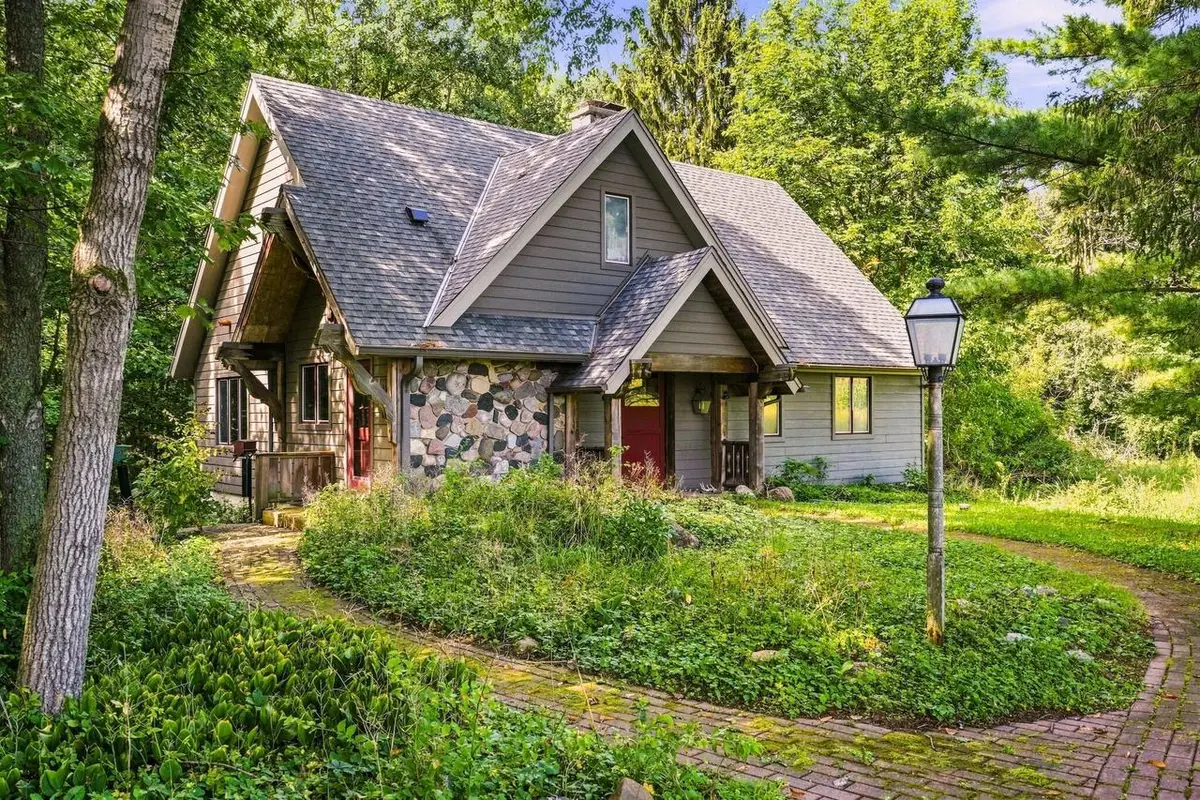 W340N9005 Townline ROAD, Oconomowoc, WI 53066 - #1