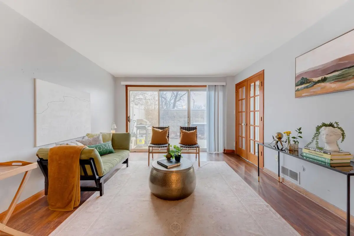 2525 S Shore DRIVE #1D, Milwaukee, WI 53207 - #1