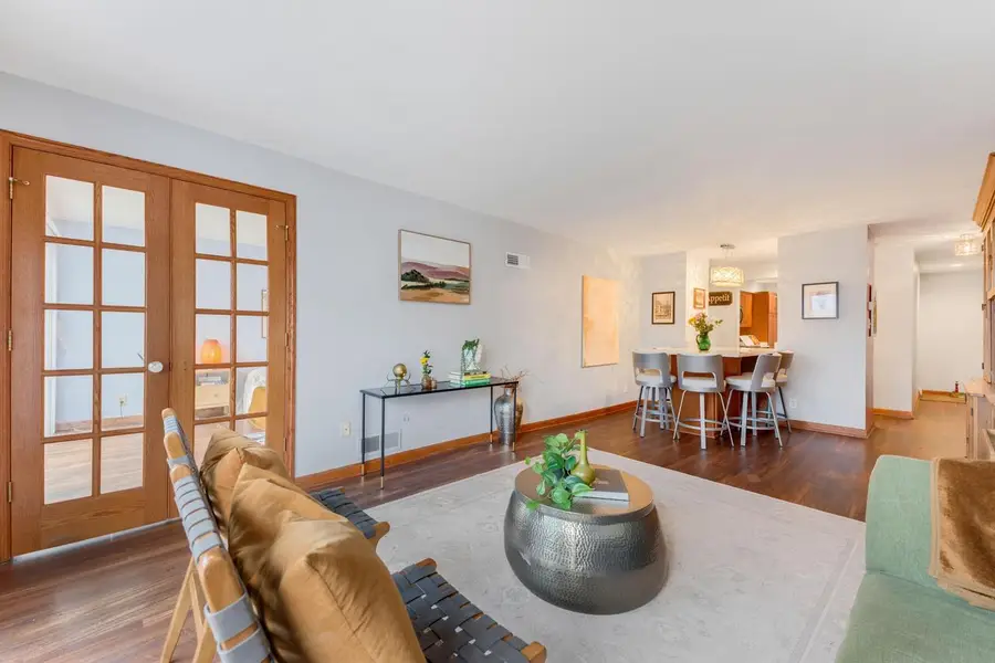 2525 S Shore DRIVE #1D, Milwaukee, WI 53207 - #2
