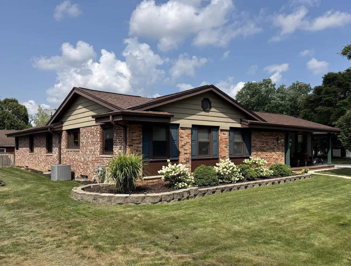 1804 W Clayton Crest AVENUE, Milwaukee, WI 53221 - #1