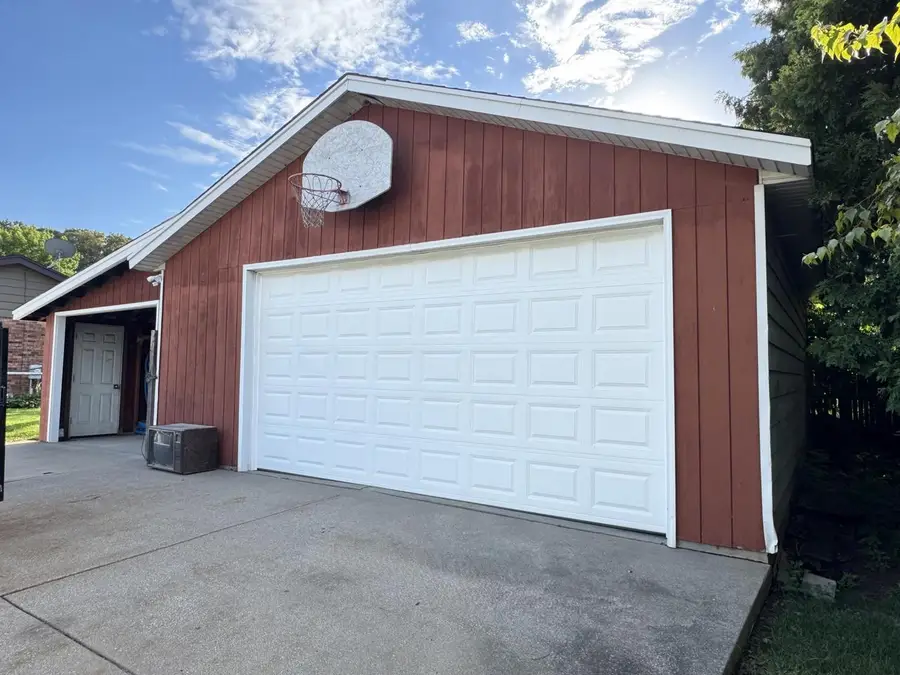 1804 W Clayton Crest AVENUE, Milwaukee, WI 53221 - #2