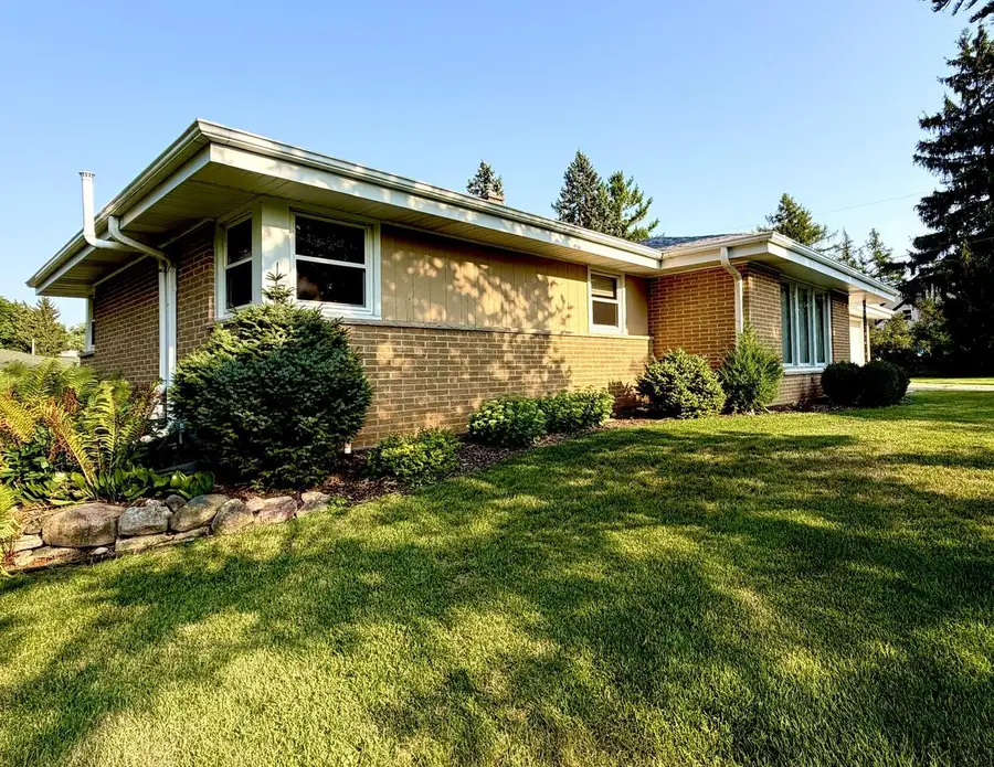 W140N7250 Lilly ROAD, Menomonee Falls, WI 53051 - #3