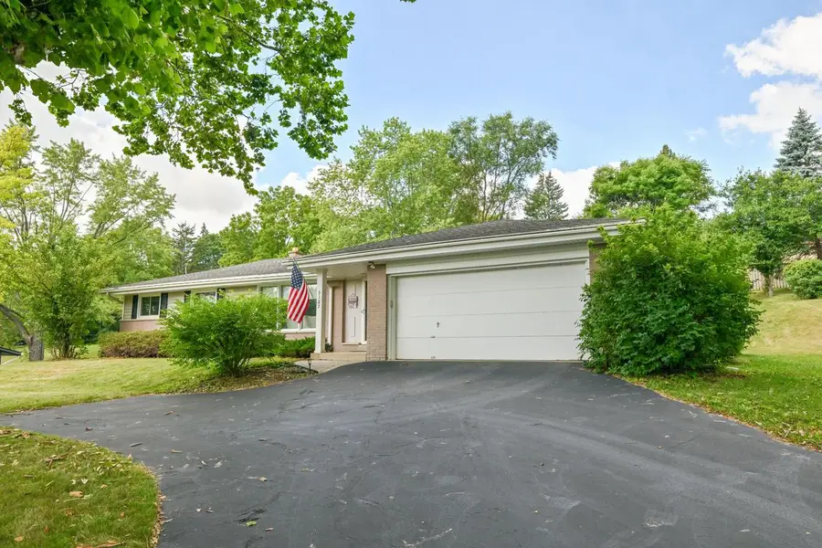 5127 S Menard DRIVE, New Berlin, WI 53151 - #3