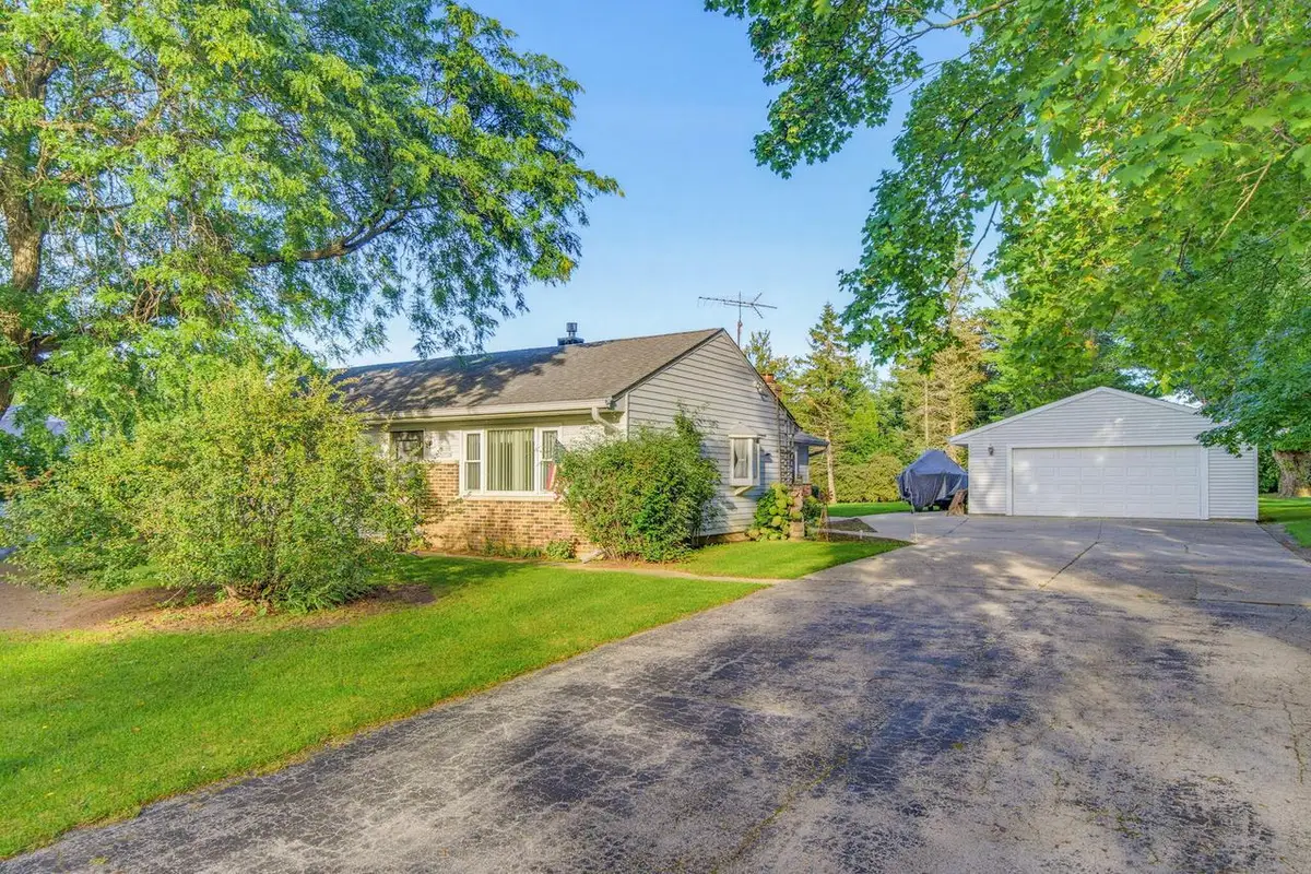 W160N9756 Colonial DRIVE, Germantown, WI 53022 - #1