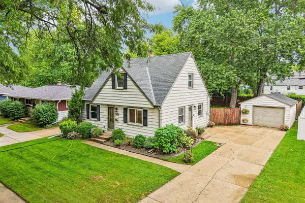 2958 S 102nd STREET, West Allis, WI 53227