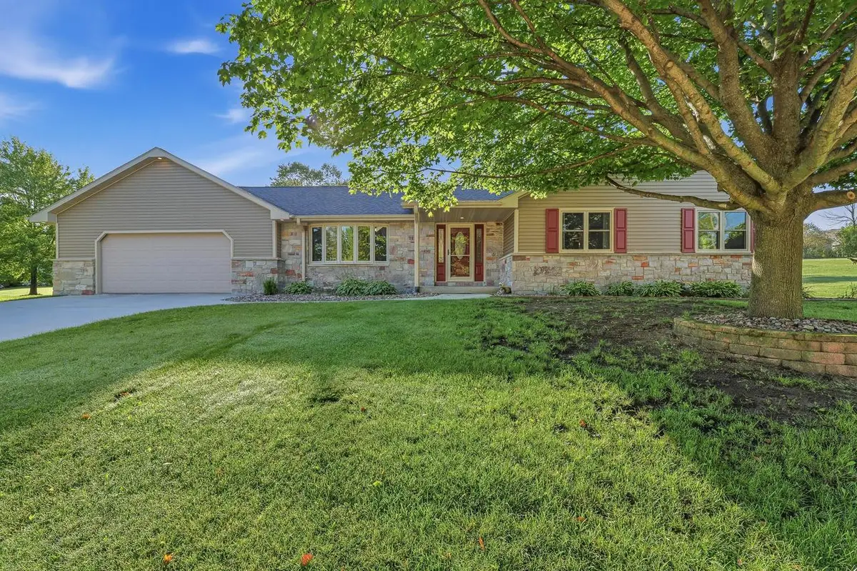 713 Audubon ROAD, Howards Grove, WI 53083 - #1