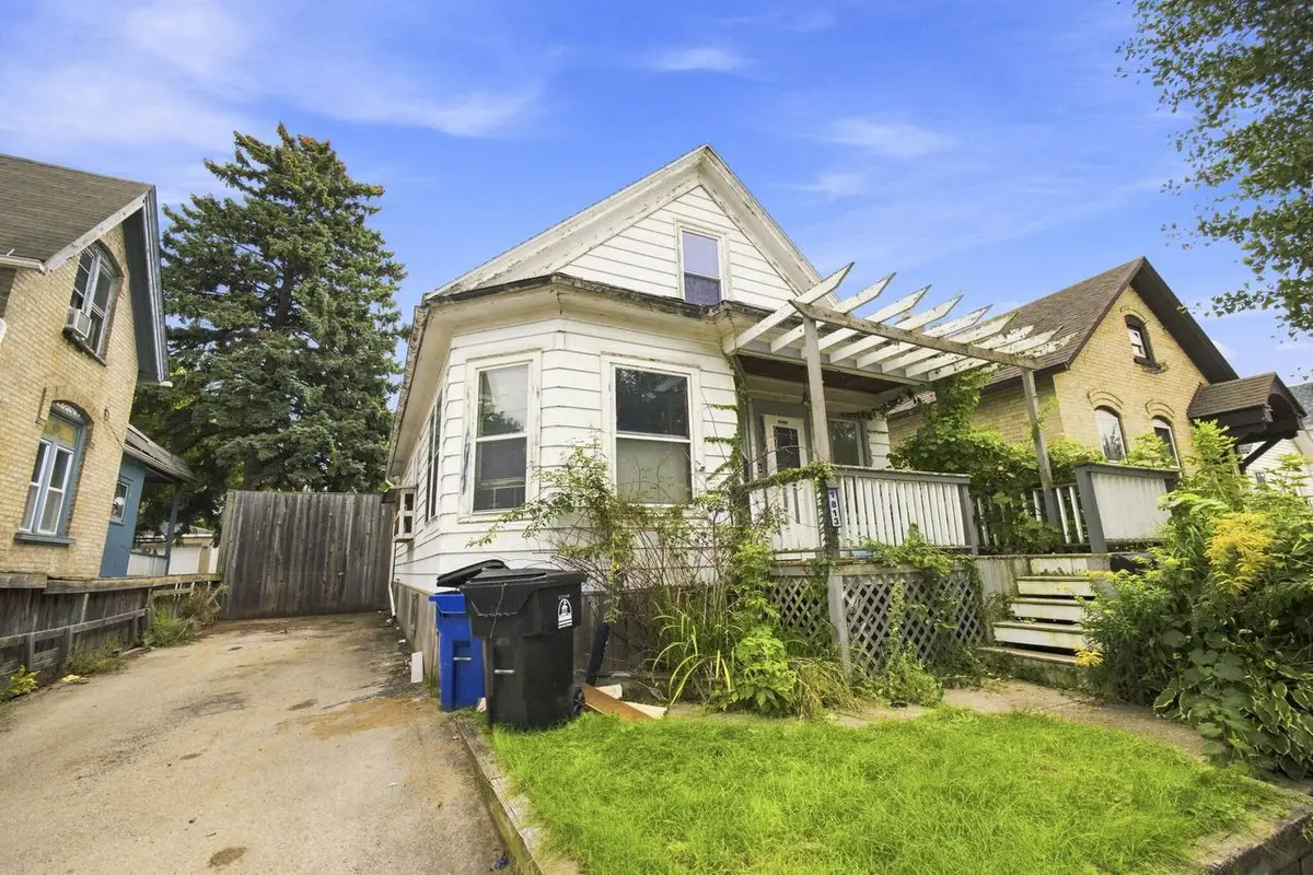 1813 N Wisconsin STREET, Racine, WI 53402 - #1