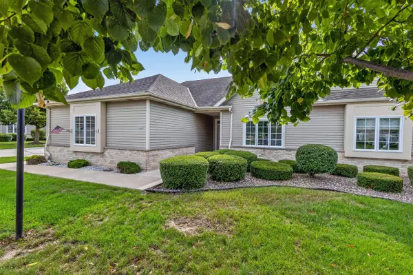 5333 S Butterfield WAY, Greenfield, WI 53221
