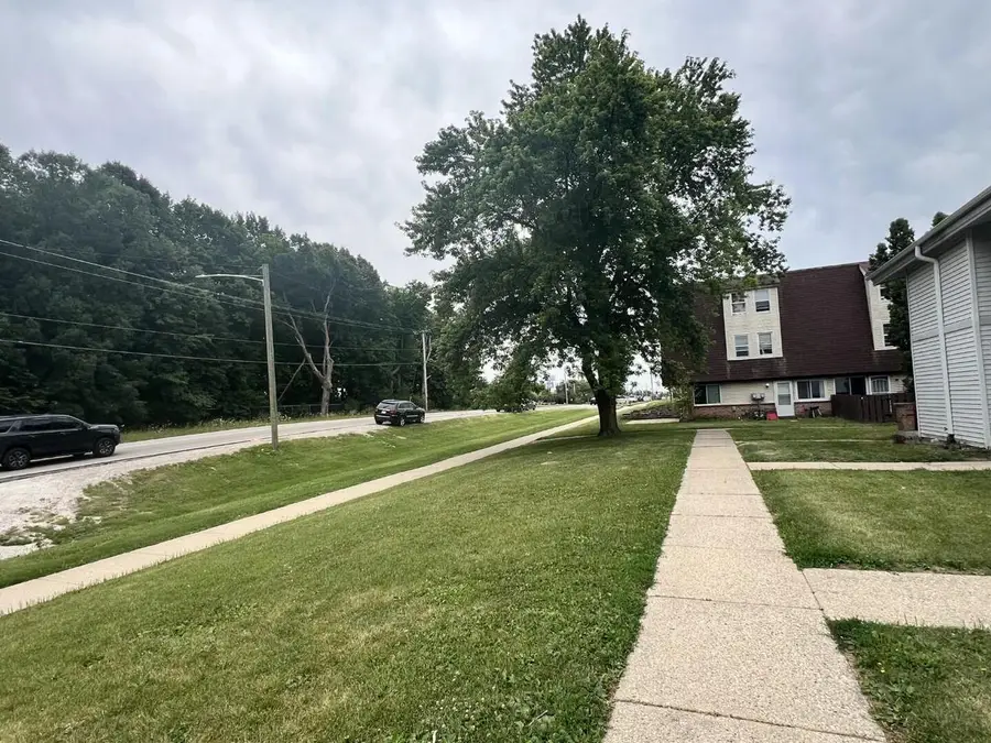 8895 N Swan ROAD #G, Milwaukee, WI 53224 - #3