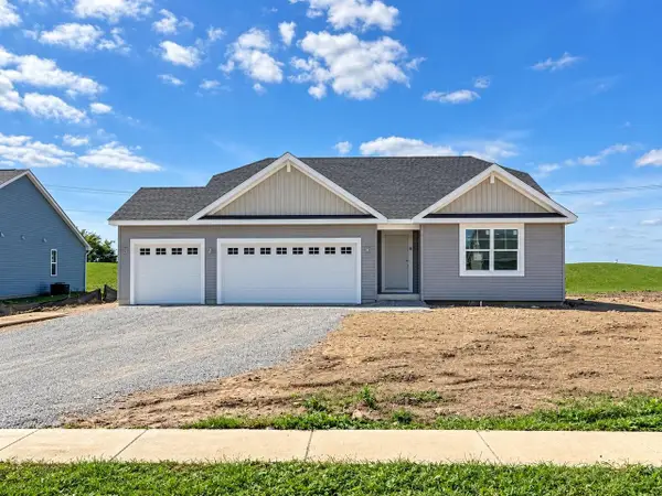 210 Linden LANE, Delavan, WI 53115