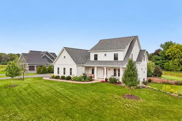 N52W30598 Moraine DRIVE, Hartland, WI 53029