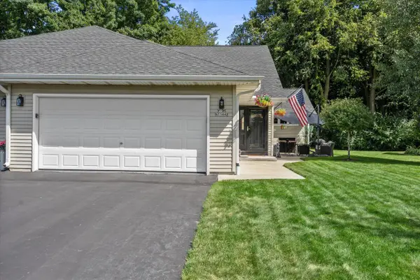 W196N11442 Shadow Wood DRIVE #2, Germantown, WI 53022