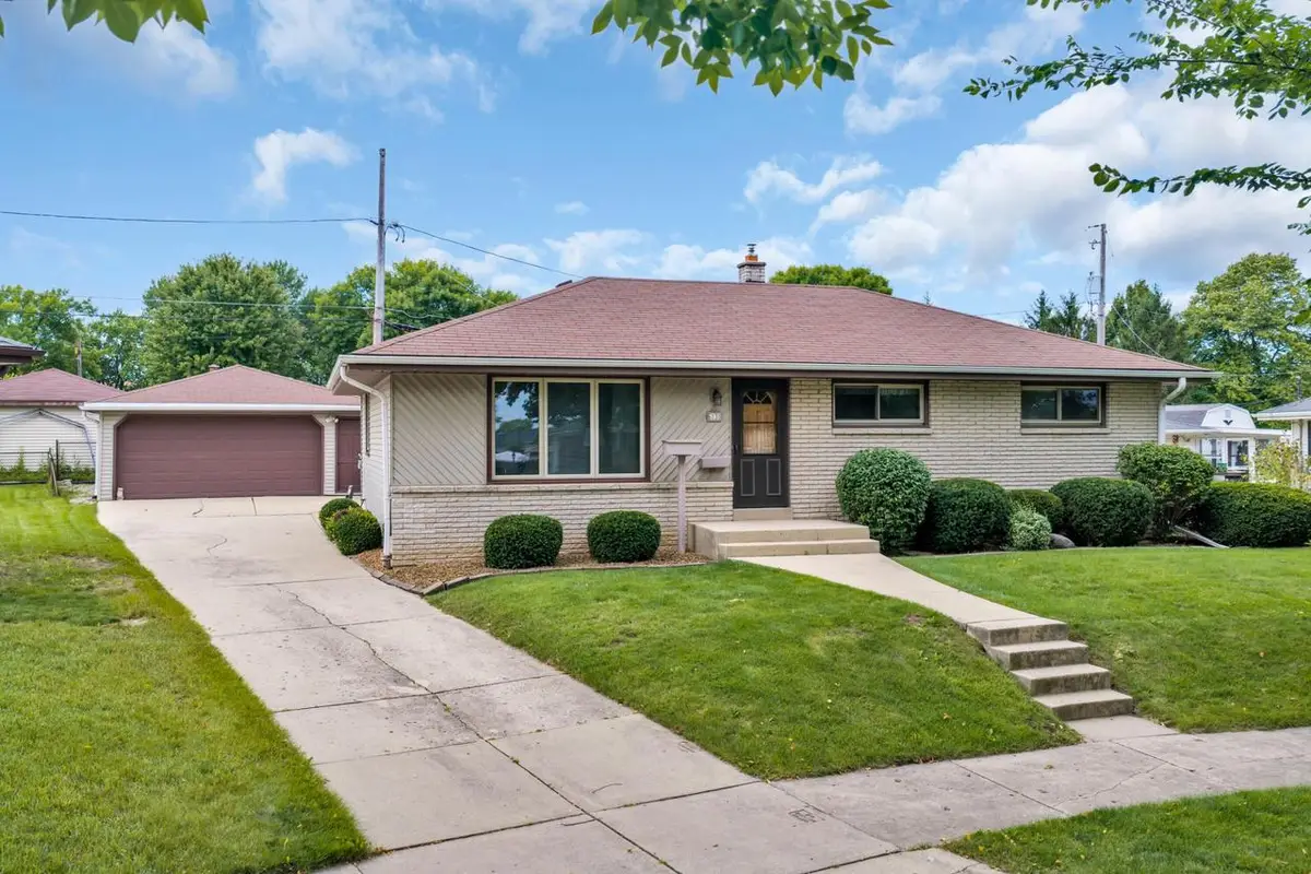 6131 S 15th COURT, Milwaukee, WI 53221 - #1