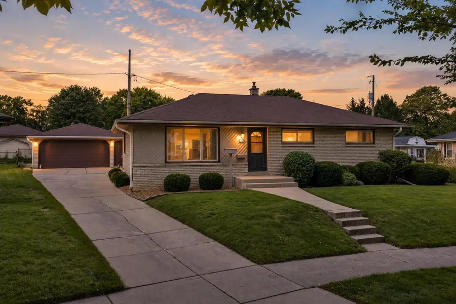 6131 S 15th COURT, Milwaukee, WI 53221 - #2