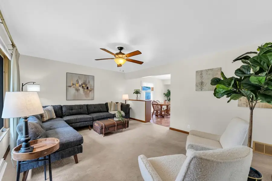 6131 S 15th COURT, Milwaukee, WI 53221 - #3