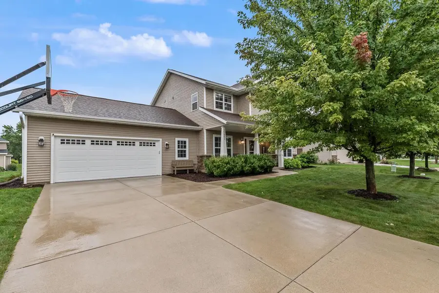 21651 N Weather Edge CIRCLE, Lannon, WI 53046 - #2