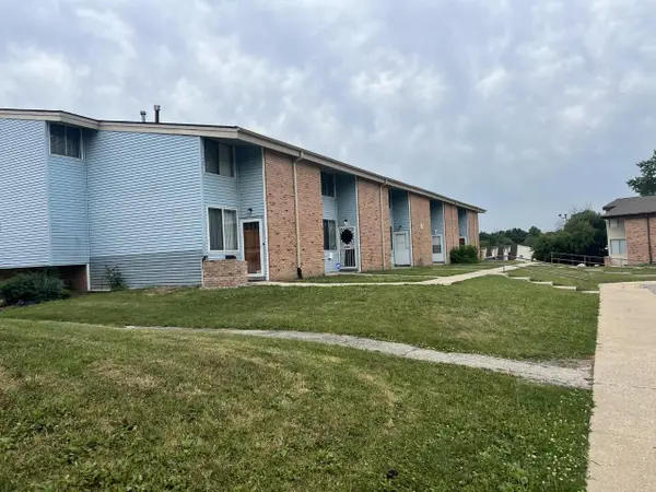 8911 N Swan ROAD #E, Milwaukee, WI 53224