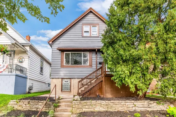 2825 S 9th STREET, Milwaukee, WI 53215
