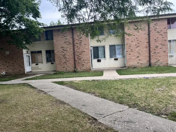 8931 N Swan ROAD #F, Milwaukee, WI 53224
