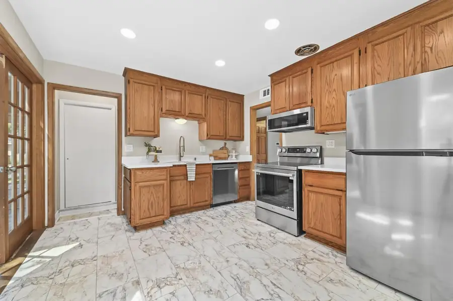 5737 N Sievers PLACE, Glendale, WI 53209 - #3