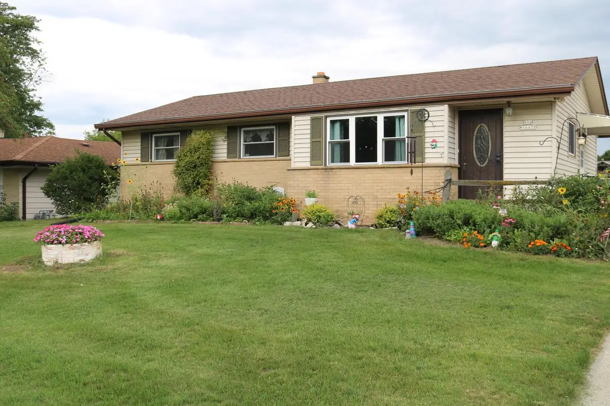 N94W16478 Cumberland ROAD, Menomonee Falls, WI 53051 - #1