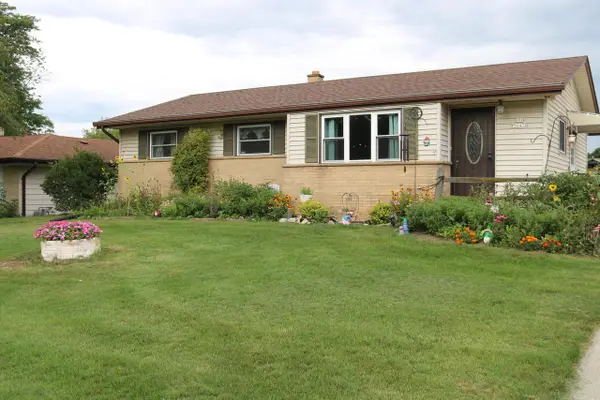 N94W16478 Cumberland ROAD, Menomonee Falls, WI 53051