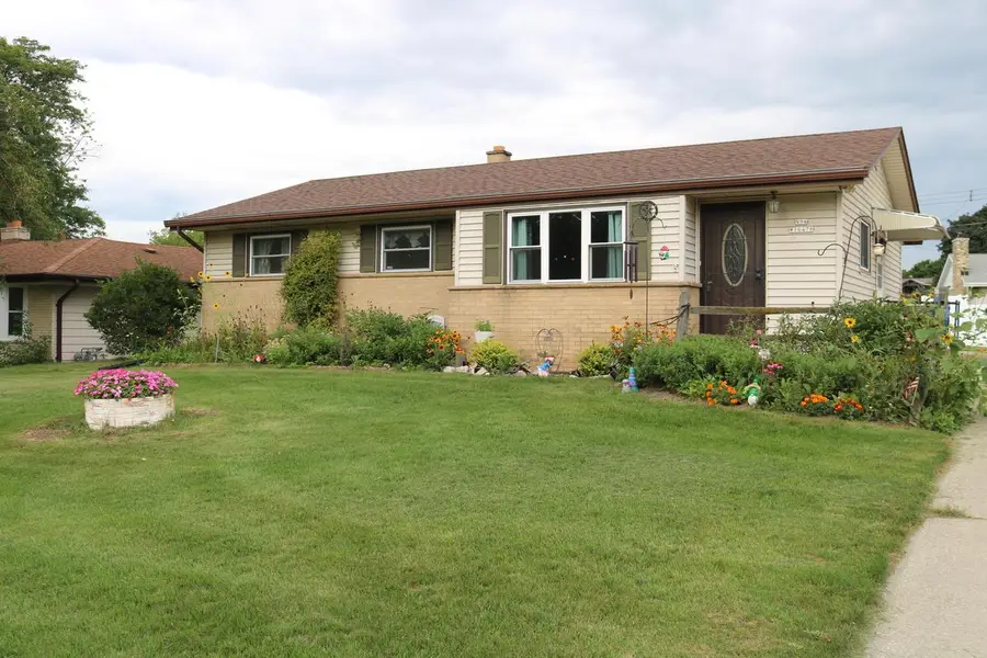 N94W16478 Cumberland ROAD, Menomonee Falls, WI 53051 - #2