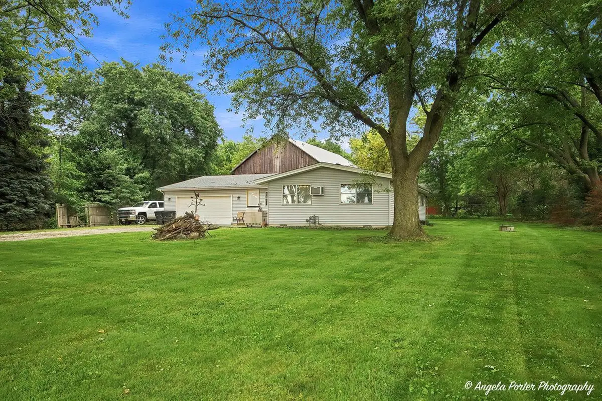 11811 304th AVENUE, Trevor, WI 53179 - #1