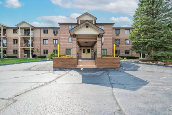 530 N Silverbrook DRIVE #201, West Bend, WI 53090