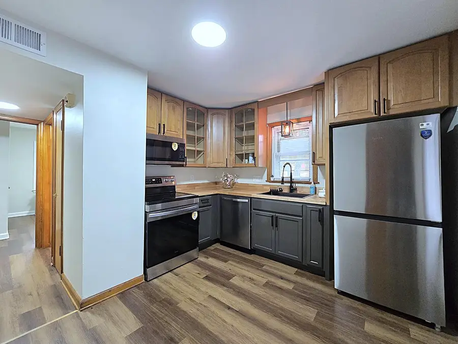 3136 N 77th STREET, Milwaukee, WI 53222 - #2