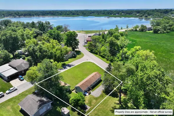 N1480 Orchid DRIVE, Genoa City, WI 53128