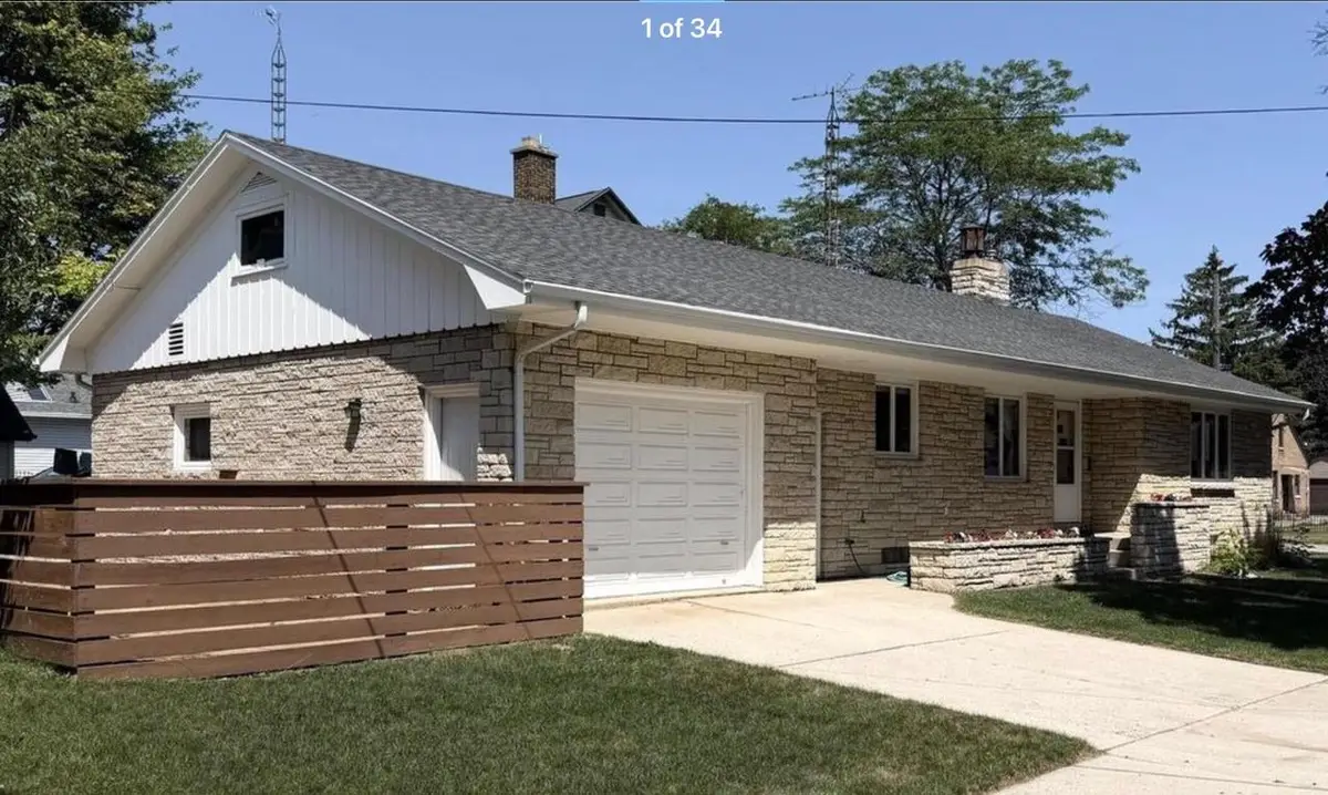 1504 Philippen STREET, Manitowoc, WI 54220 - #1