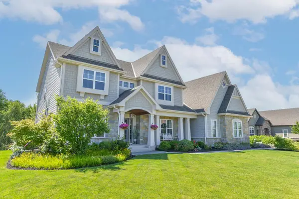 N66W15735 Fox Meadow DRIVE, Menomonee Falls, WI 53051